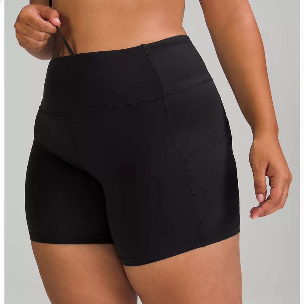 Lululemon Fast and Free 6 in Short